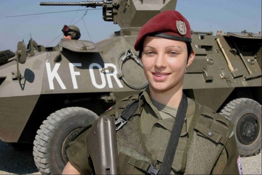 девушка - солдат Австрия
